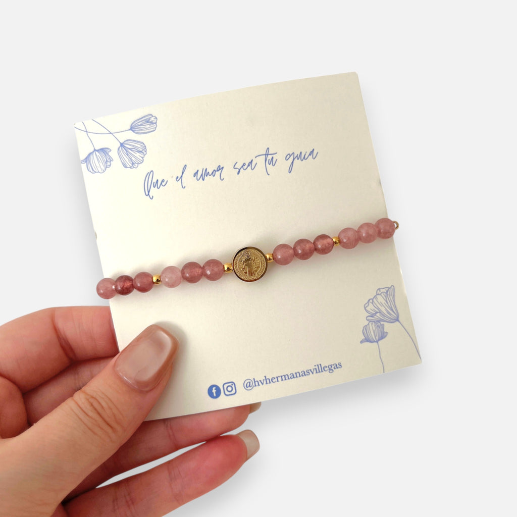 Pulsera Hilo Cuarzo Rosa Oscuro San Benito en Acero Dorado