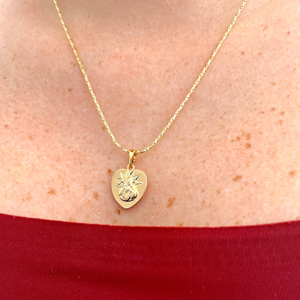 Cadena Dorada Entorchada con Medalla Corazón Reversible Virgen del Carmen