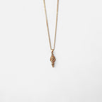 Collar Hv Hermanas Villegas de cadena Grumet en cobre con baño de oro rosé y dije de Ángel de la Guarda con circonia