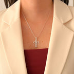 Cadena de plata 925 tejido Valentino con dije de cruz calada y circonias de la marca Hv Hermanas Villegas