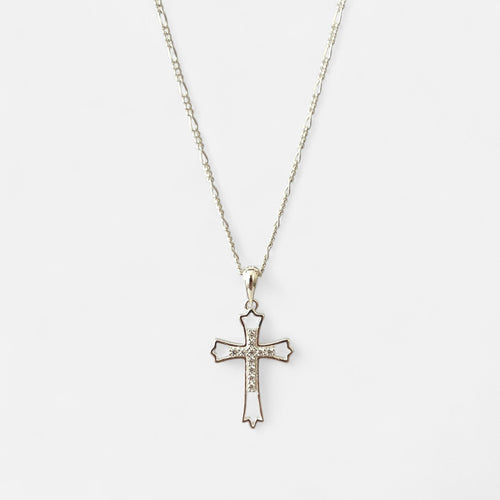 Collar Hv Hermanas Villegas de plata 925 con cadena tejido Figaro y dije de cruz calada con circonias brillantes.