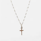 Collar Hv Hermanas Villegas de plata 925 con cadena tejido Singapur y dije de cruz latina minimalista pulida