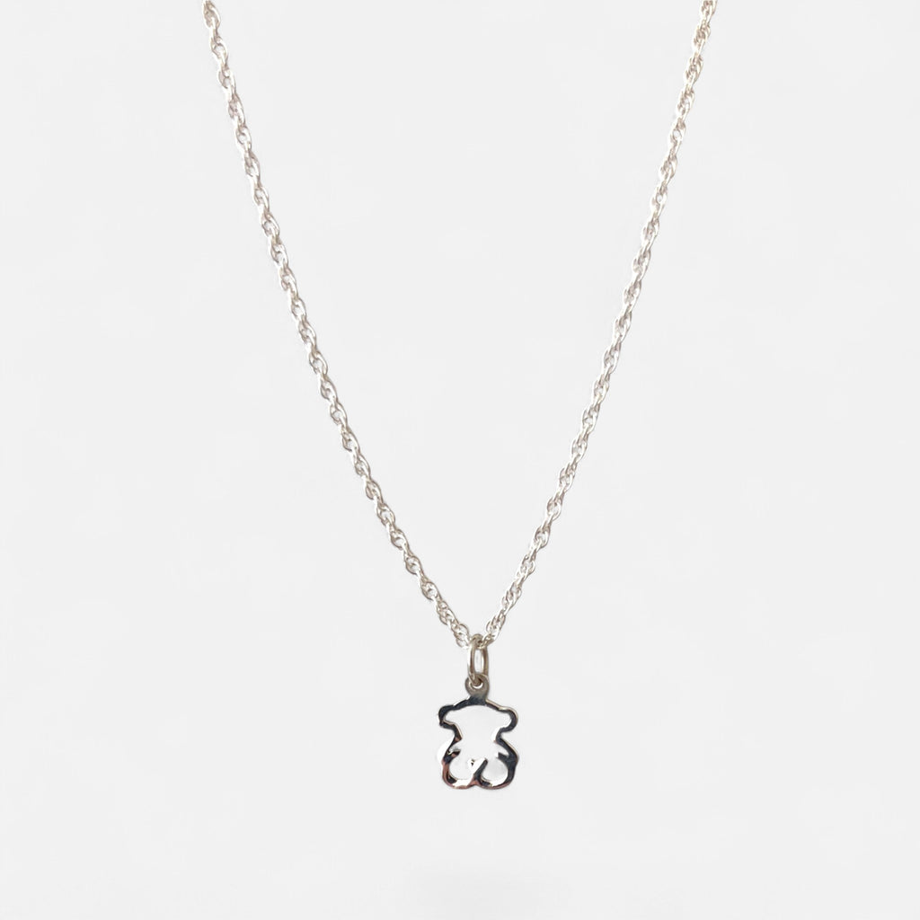 Collar Hv Hermanas Villegas de plata 925 con cadena tipo cordón y dije calado en forma de osito