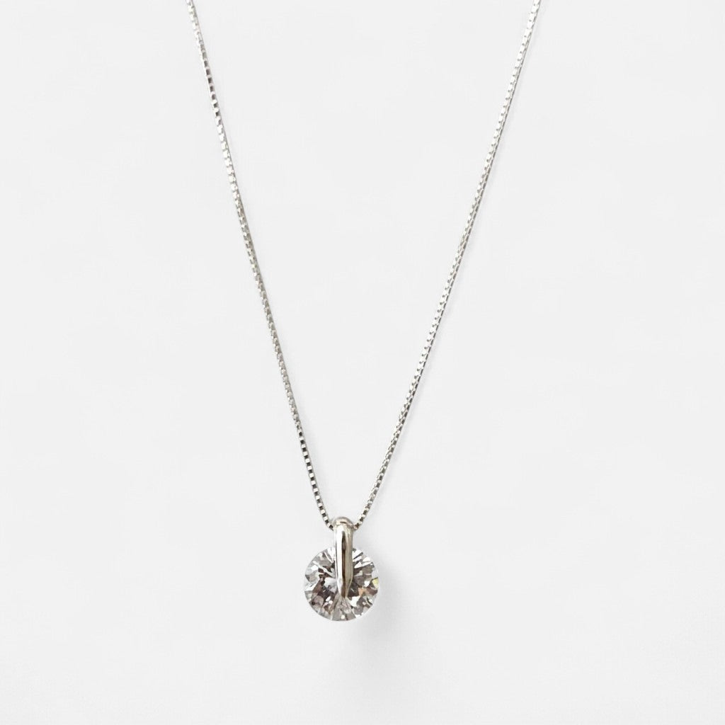 Collar Hv Hermanas Villegas de plata 925 con cadena veneciana y colgante de punto de luz brillante