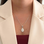 Collar Hv Hermanas Villegas de plata 925 con cadena veneciana y medalla ovalada de la Virgen de Guadalupe en relieve