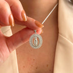 Collar Hv Hermanas Villegas de plata 925 con medalla de la Virgen de Guadalupe y borde de circonias brillantes