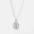 Collar Hv Hermanas Villegas de plata 925 con cadena grumet y medalla de la Virgen de Guadalupe rodeada de circonias.