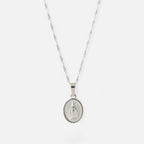 Collar Hv Hermanas Villegas de plata 925 con cadena Singapur y medalla ovalada de la Virgen Milagrosa en relieve.