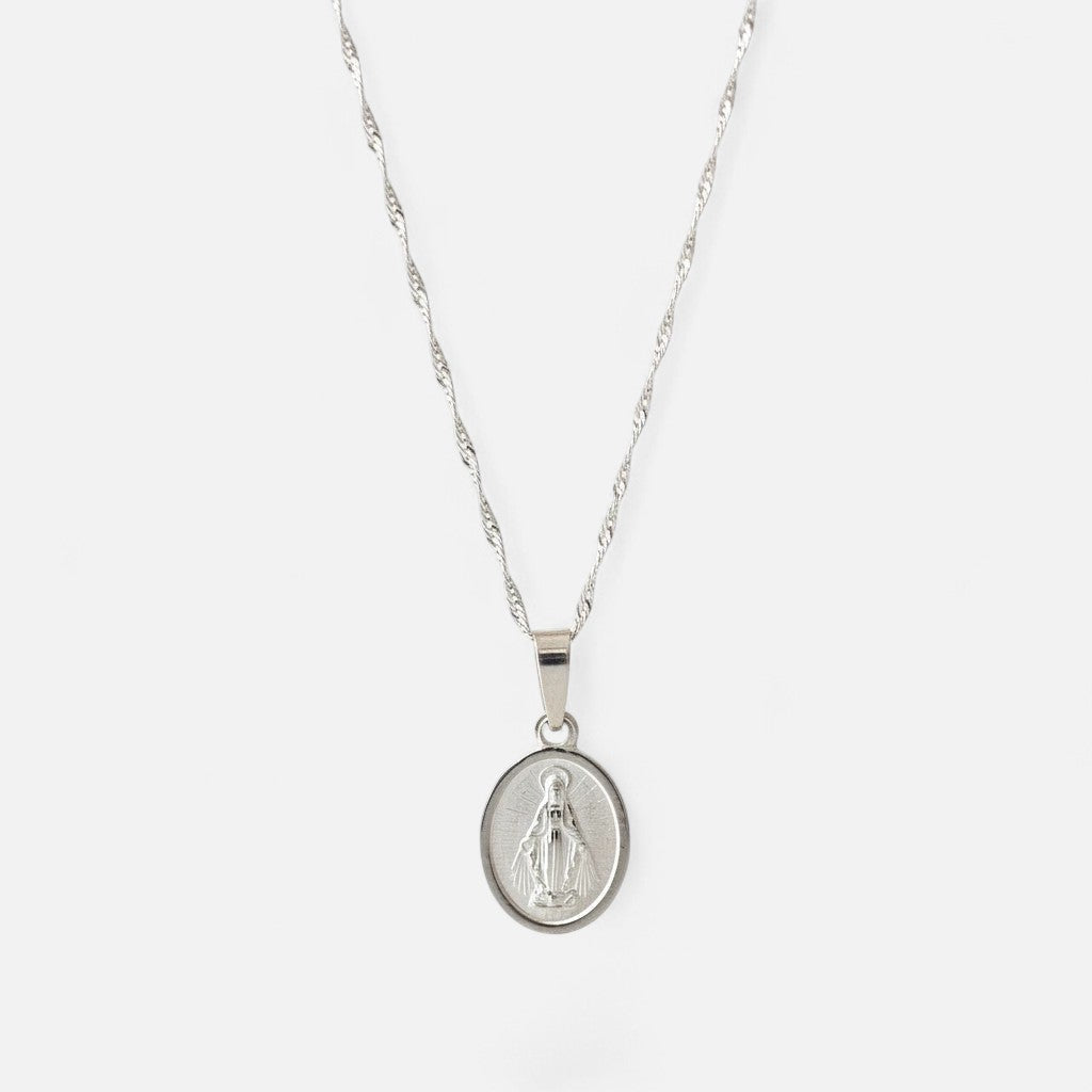 Collar Hv Hermanas Villegas de plata 925 con cadena Singapur y medalla ovalada de la Virgen Milagrosa en relieve.