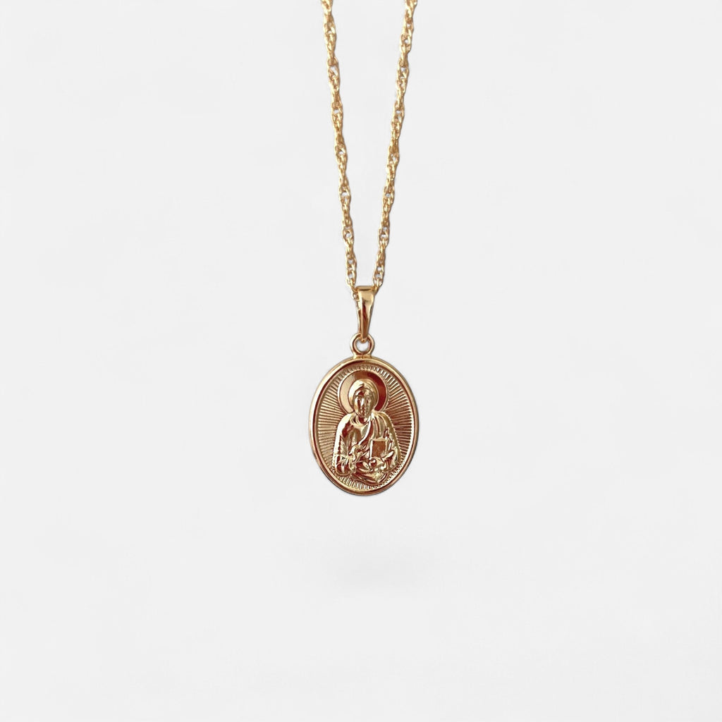 Cadena Singapur Hv Hermanas Villegas con medalla ovalada de San Judas Tadeo en cobre con enchape de oro rosé