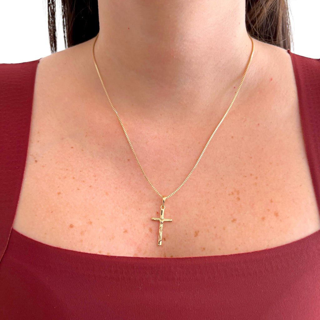 Collar Hv Hermanas Villegas con cadena veneciana y dije de crucifijo en cobre con baño de oro rosé