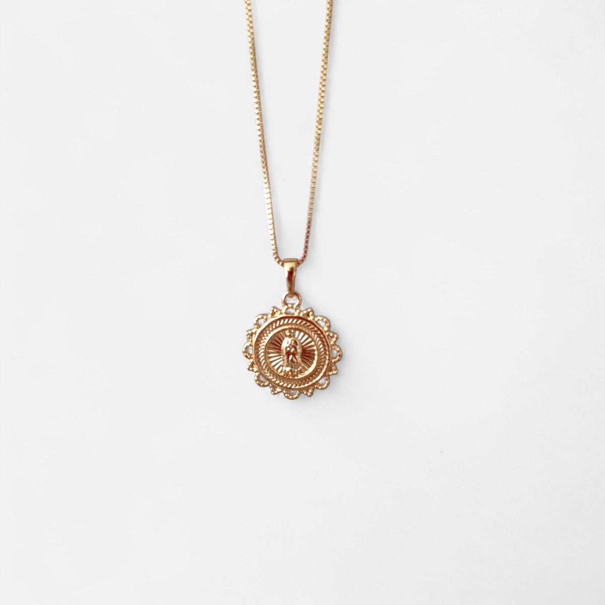 Cadena veneciana Hv Hermanas Villegas en cobre con baño de oro rosé y medalla de la Virgen de Guadalupe con rayos sol
