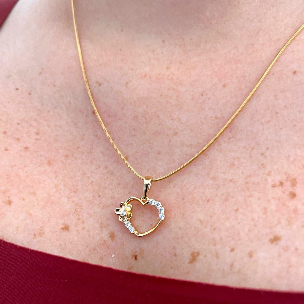 Collar Hv Hermanas Villegas de cadena cola de ratón con dije de corazón, flor y circones en baño de oro rosé
