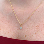 Collar Hv Hermanas Villegas con cadena Singapur en oro rosé y dije de corazón con circonias en engaste pavé