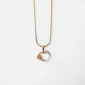 Collar Hv Hermanas Villegas estilo cola de ratón en oro rosé con dije de corazón, flor y circones brillantes.