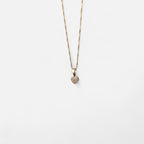 Collar Hv Hermanas Villegas con cadena Singapur en oro rosé y dije de corazón con circonias en engaste pavé