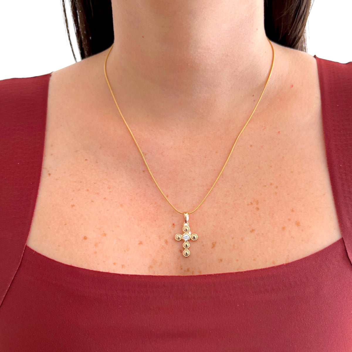 Collar Hv Hermanas Villegas de cadena cola de ratón en oro rosé con dije de cruz de círculos y circonia central