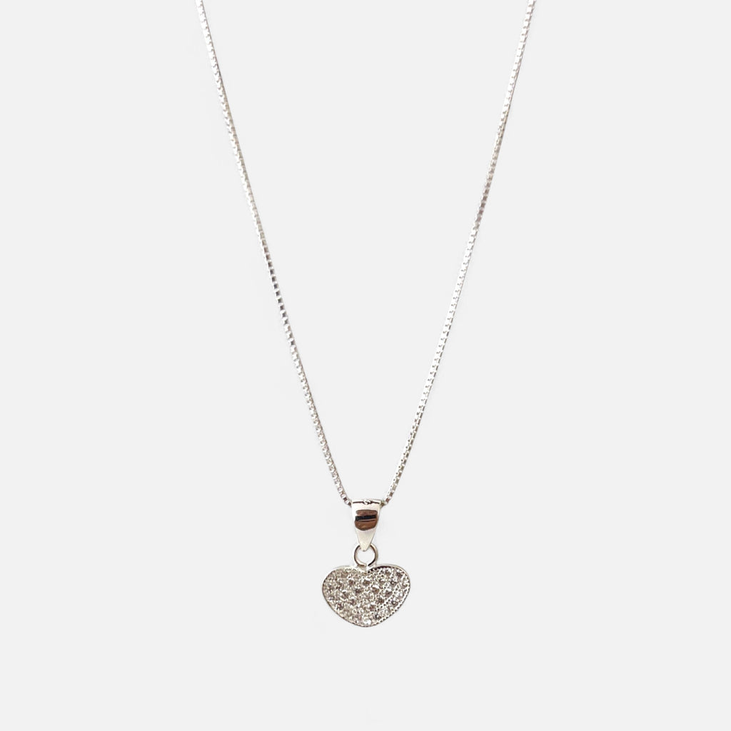 Collar Hv Hermanas Villegas de plata 925 con cadena veneciana y dije de corazón pavé con circonias brillantes.