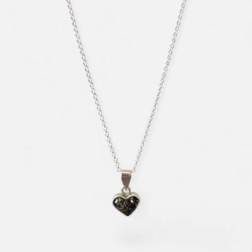 Collar Hv Hermanas Villegas de plata 925 con cadena forcet y dije de corazón con turmalina negra natural.
