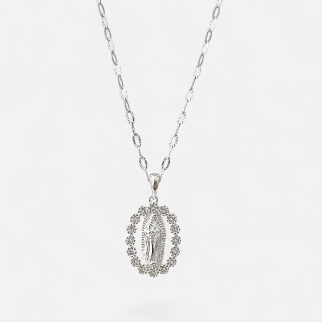 Collar Hv Hermanas Villegas de plata 925 con cadena diamantada y medalla ovalada de la Virgen de Guadalupe y circonias