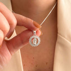 Collar Hv Hermanas Villegas de plata 925 con medalla de la Virgen de Guadalupe, sol calado y circonias brillantes.