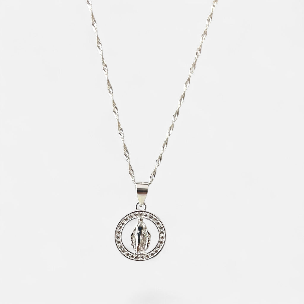 Collar Hv Hermanas Villegas de plata 925 con cadena Singapur y medalla de la Virgen Milagrosa rodeada de circonias.