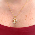 Collar Hv Hermanas Villegas con cadena cola de ratón y medalla de San Judas Tadeo con circonias en oro rosé