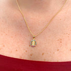 Collar Hv Hermanas Villegas con cadena grumet, medalla de la Virgen de Guadalupe y circonias multicolor en oro rosé