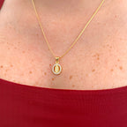 Collar Hv Hermanas Villegas con medalla de la Virgen de Guadalupe en oro rosé y circonias brillantes