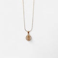 Collar Hv Hermanas Villegas con cadena anchor aplanada, medalla de la Virgen de Guadalupe y circonias en oro rosé