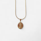 Collar Hv Hermanas Villegas de cadena cola de ratón en oro rosé con medalla de la Virgen de Guadalupe y circonias