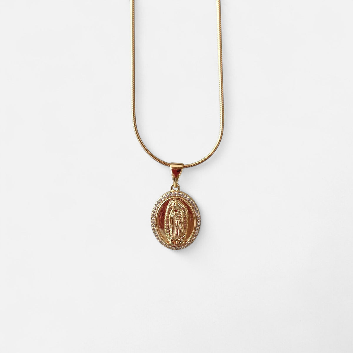 Collar Hv Hermanas Villegas de cadena cola de ratón en oro rosé con medalla de la Virgen de Guadalupe y circonias