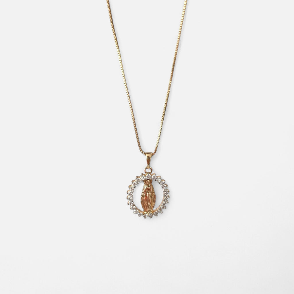 Collar Hv Hermanas Villegas con cadena veneciana y medalla de la Virgen Milagrosa en oro rosé con circonias brillantes.