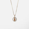 Collar Hv Hermanas Villegas con cadena veneciana y medalla de la Virgen Milagrosa en oro rosé con circonias brillantes.
