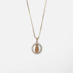 Collar Hv Hermanas Villegas con cadena veneciana y medalla de la Virgen Milagrosa en oro rosé con circonias brillantes.